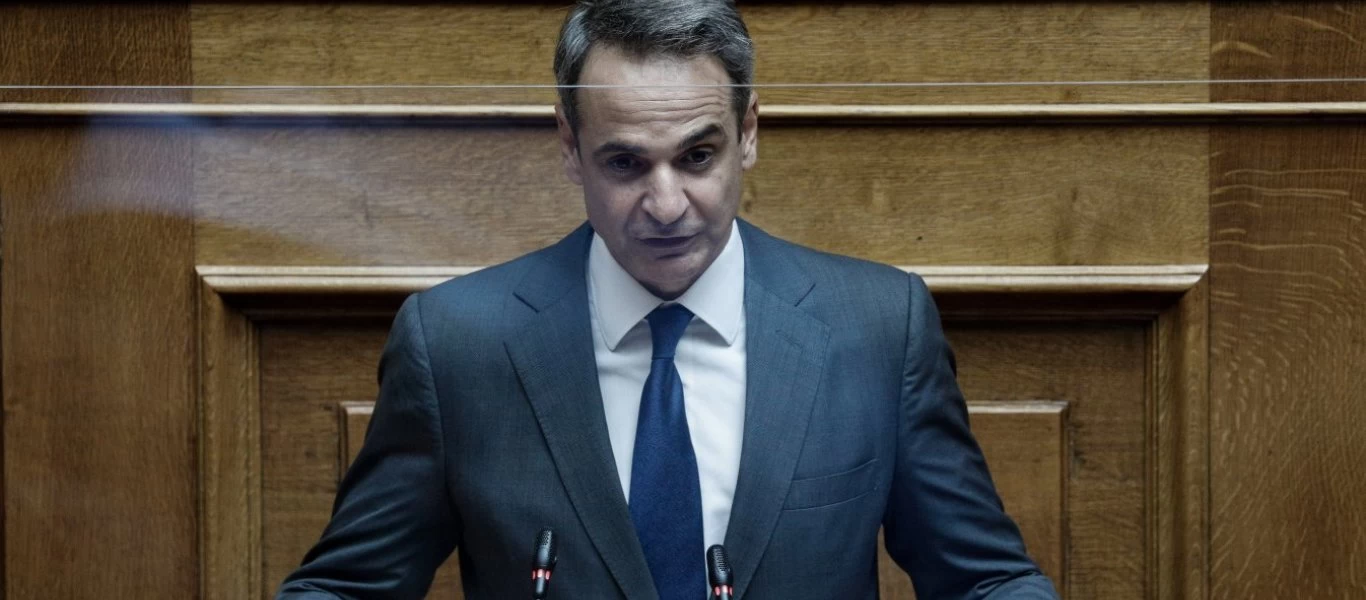 Ο Κ.Μητσοτάκης ανέφερε στη Βουλή δυο αριστερούς «διανοούμενους» και οι «γαλάζιοι» βουλευτές... κοίταζαν ο ένας τον άλλον